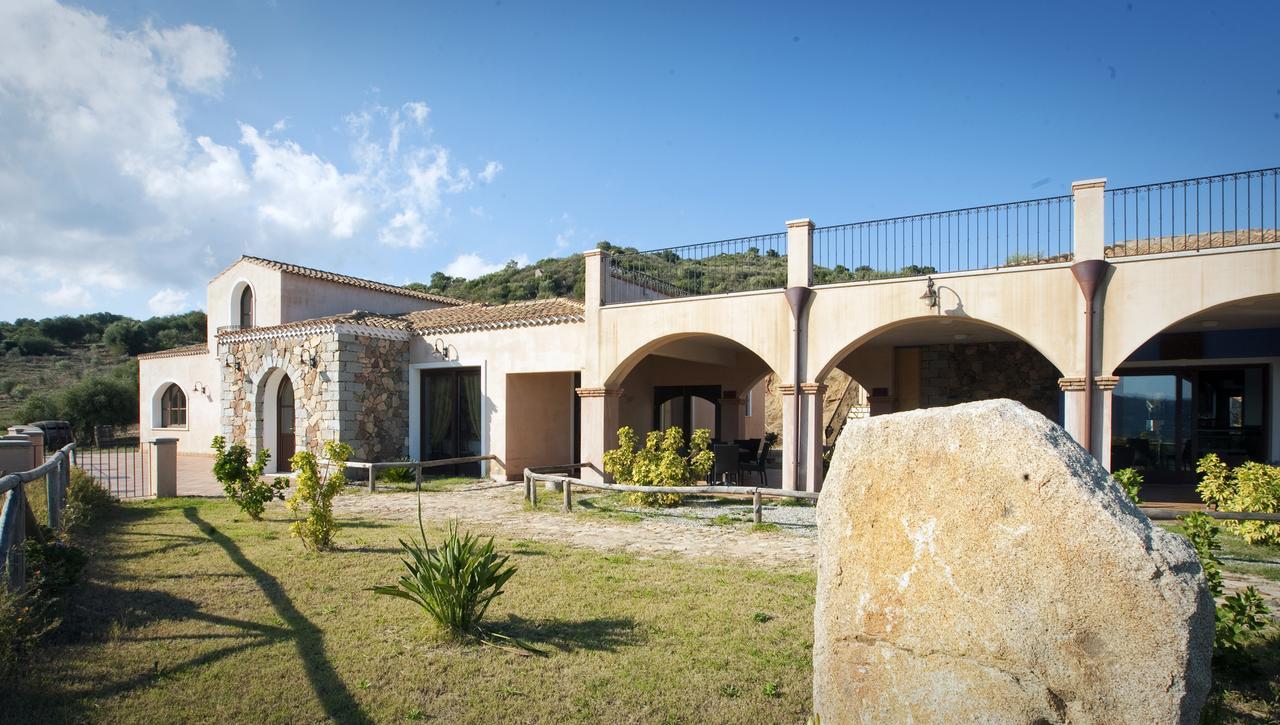 Hotel Funtana Ena Bari Sardo Bagian luar foto