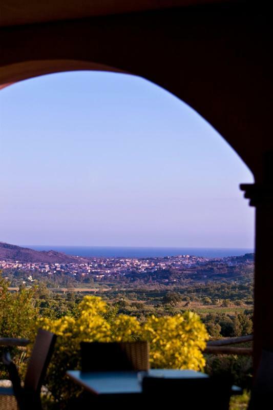 Hotel Funtana Ena Bari Sardo Bagian luar foto